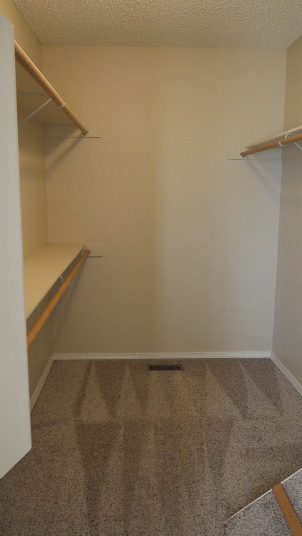 Building Photo - 4 Bed 3 Bath off Dublin/Powers w/AC- Avail...