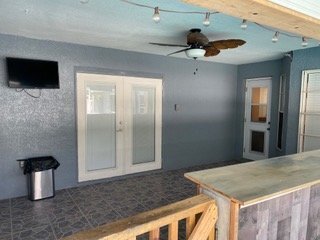 Building Photo - Large Fenced Yard!  Rainbow Woods Home For Rent