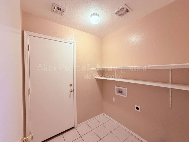 Building Photo - 2293 E Longhorn Pl