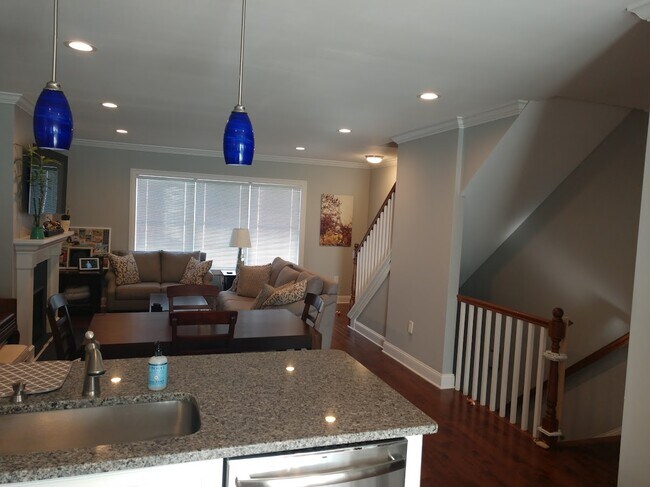 Building Photo - 777 N Main St