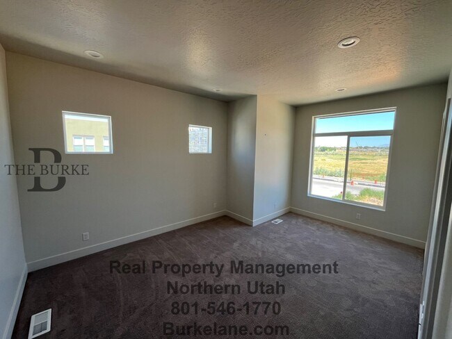 Building Photo - Newly Built 3 Bedroom Townhouse in Farmington