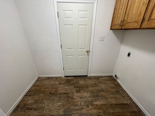 Building Photo - 112 Brookway Dr