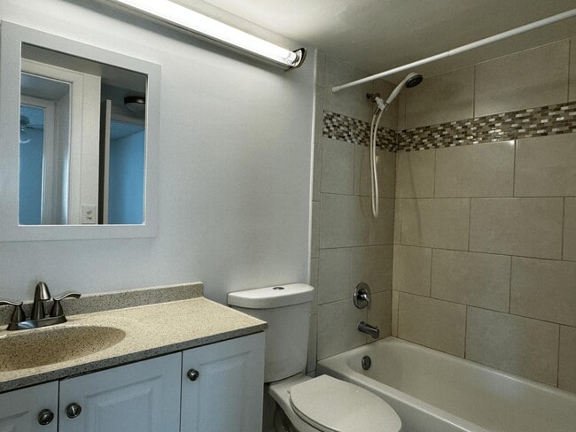 Building Photo - 539 Shady Pine Way