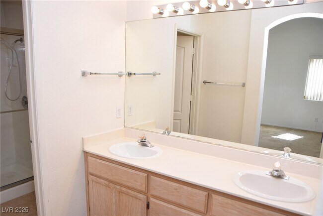 Building Photo - 5453 Desert Valley Dr