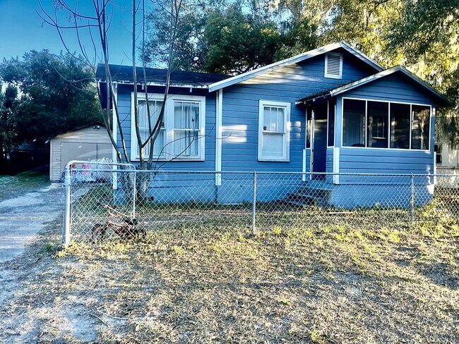 Primary Photo - 444 Duray St