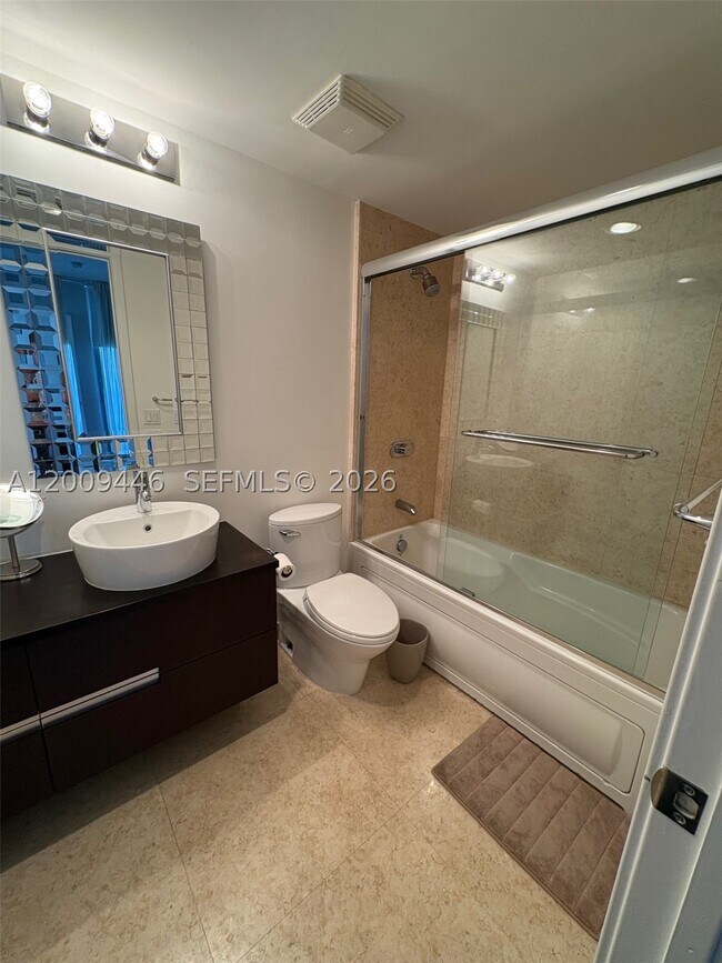 Building Photo - 5875 Collins Ave