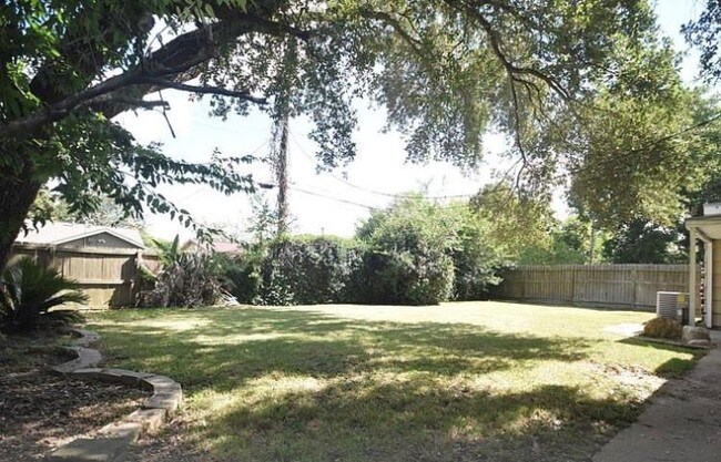 Building Photo - 4410 Kingfisher Dr