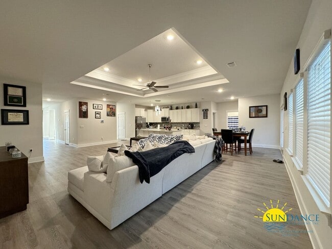 Building Photo - Stunning 4 Bedroom Home in Hillwood Estates, Crestview!