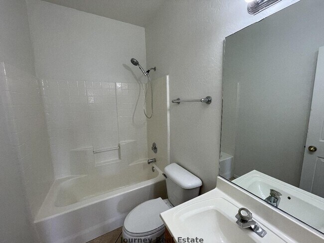 Building Photo - 3123 N Corrine Dr