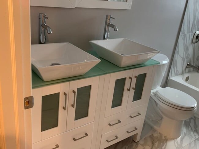 Building Photo - Charming Philadelphia Home in a Prime Location