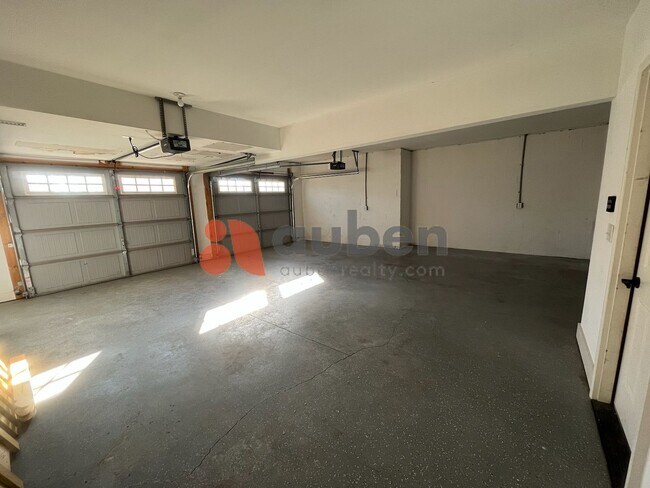 Building Photo - 7302 Klingler Ln