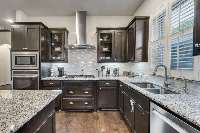 Building Photo - Welcome to your new 5 Bed-4 Bath home in t...