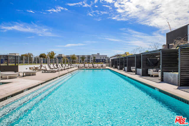 Building Photo - 3311 La Cienega Blvd