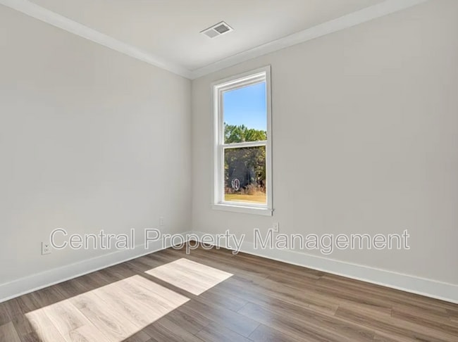 Building Photo - 106 Barred Owl Rd
