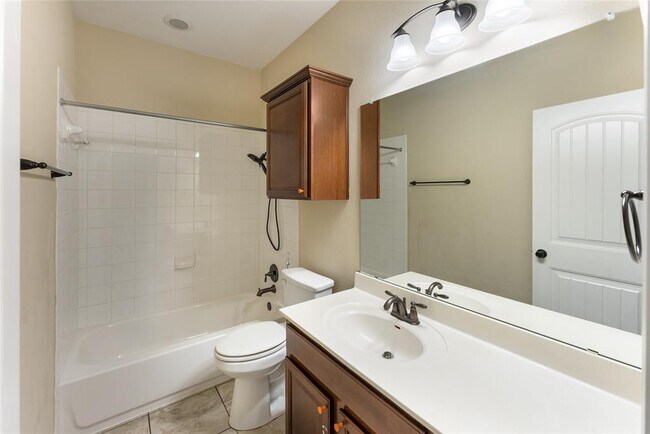 Building Photo - 13400 Briarwick Dr