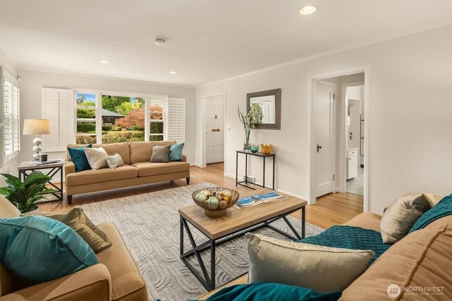 Building Photo - 5035 47th Ave NE