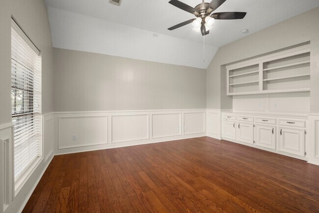 Building Photo - 8222 Redchurch Dr