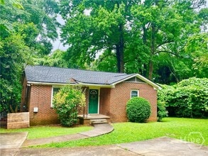 Building Photo - 135 Appleby Dr