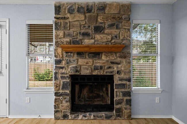 Building Photo - 8706 Dandelion Trail