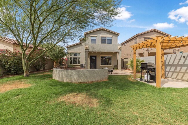 Building Photo - Lovely 3 bed / 2.5 bath Home in the Power ...