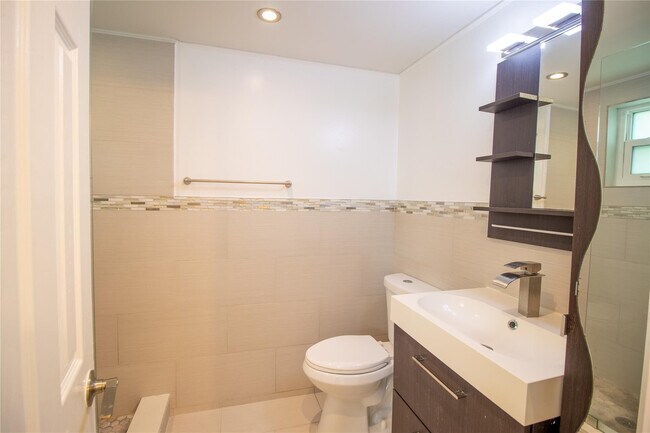 Building Photo - 8401 Royal Palm Blvd