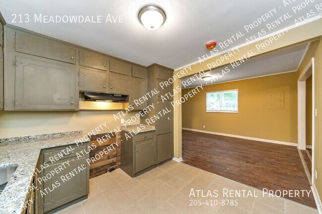 Building Photo - 213 Meadowdale Ave