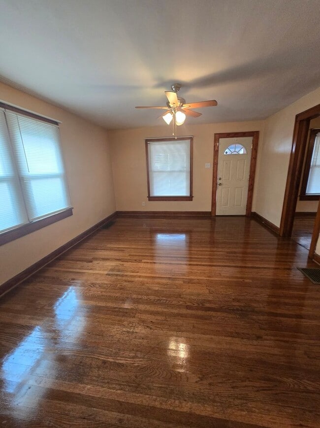 Building Photo - Four Bedroom Home Located on the Westside ...