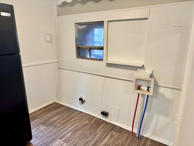 Building Photo - 575 Greenwood Lake Dr