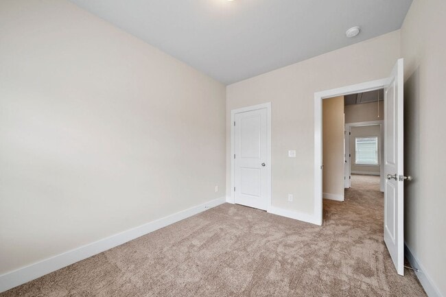 Building Photo - 3761 Oxford Cir