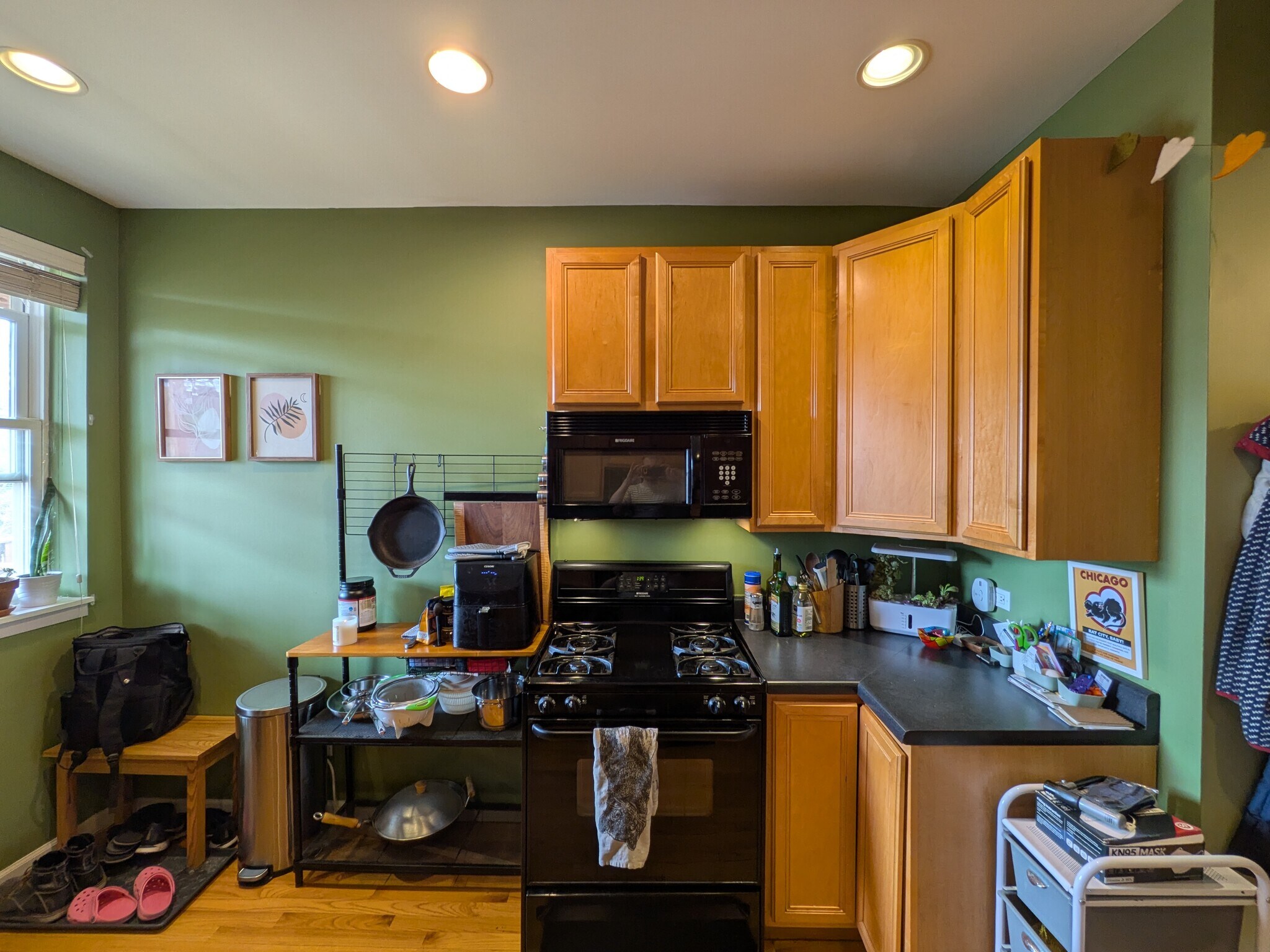 Building Photo - 1307 W North Shore Ave