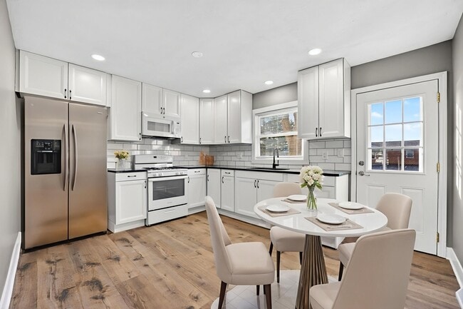 Building Photo - 4520 Apple Orchard Ln