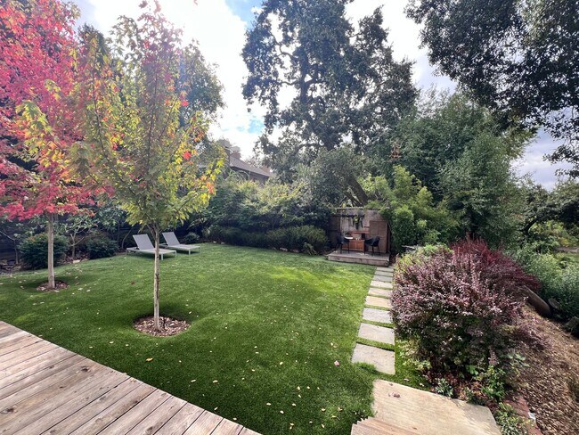 Building Photo - Contemporary Napa Loft Retreat