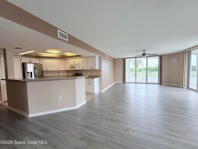 Building Photo - 8903 Laguna Ln