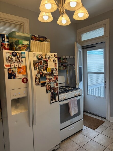 Building Photo - 127 2nd St