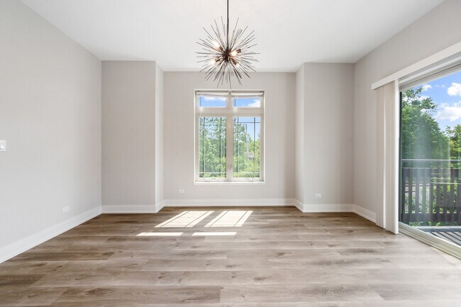 Building Photo - 39 Forest Ave