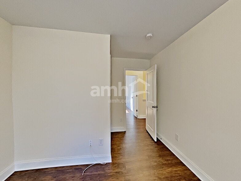 Building Photo - 134 McBee St