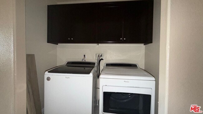 Building Photo - 1210 W 39th St