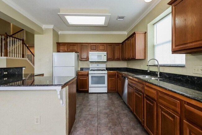 Building Photo - 20407 Avery Point Dr