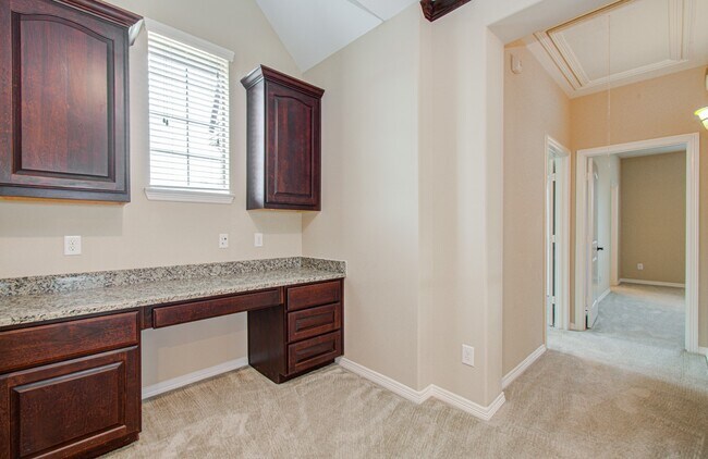 Building Photo - 5711 Avon Landing Ln