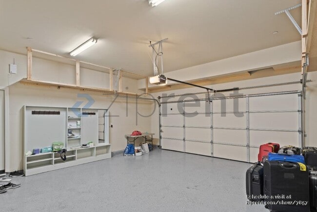 Building Photo - Unit