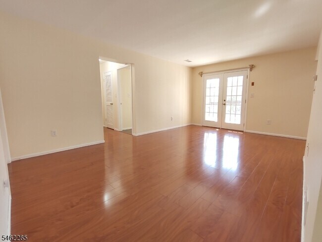 Building Photo - 1807 Green Hollow Dr