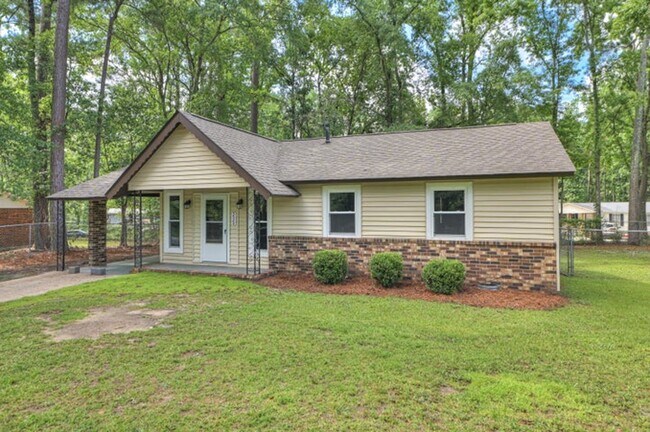 Building Photo - Updated Hephzibah Home with Covered Parking