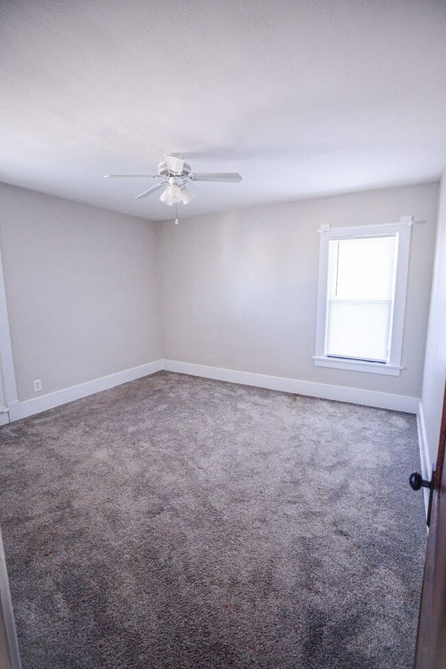 Building Photo - Spacious and Beautidul Four Bedroom Home!