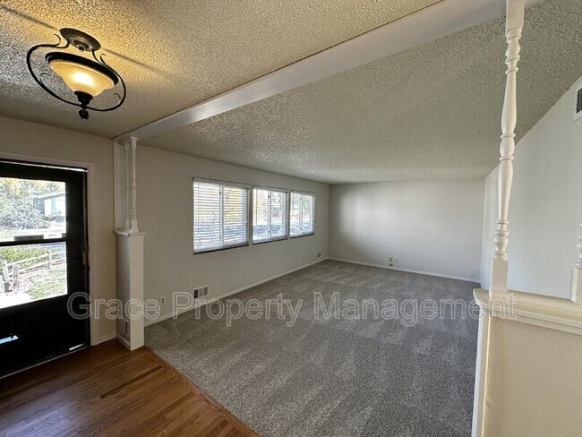 Building Photo - 1762 Ura Ln