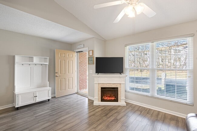 Building Photo - 228 Dalton Pl Wy