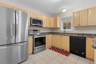 Building Photo - 179 Littleton Rd