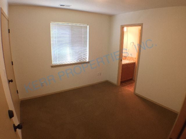 Building Photo - FREE RENT! Charming 3-Bed Home with 1.5 Ba...