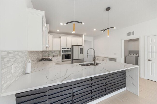 Building Photo - 6366 SW 77th Ave