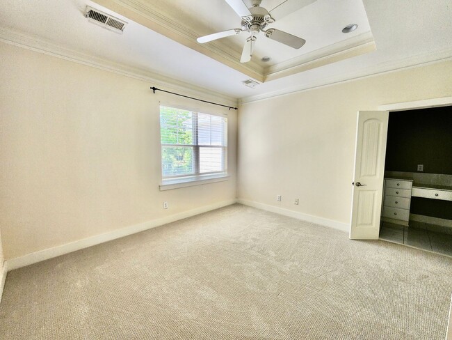 Building Photo - Luxury condo in Charleston National with g...