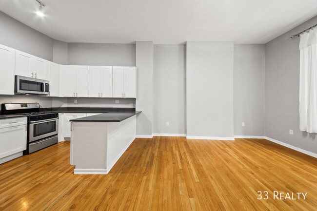 Building Photo - 1282 N Milwaukee-3